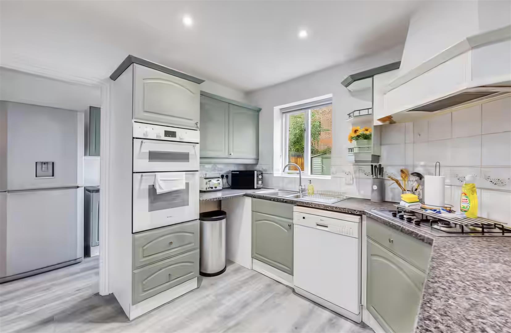 Bickleigh Crescent, Furzton, Milton Keynes